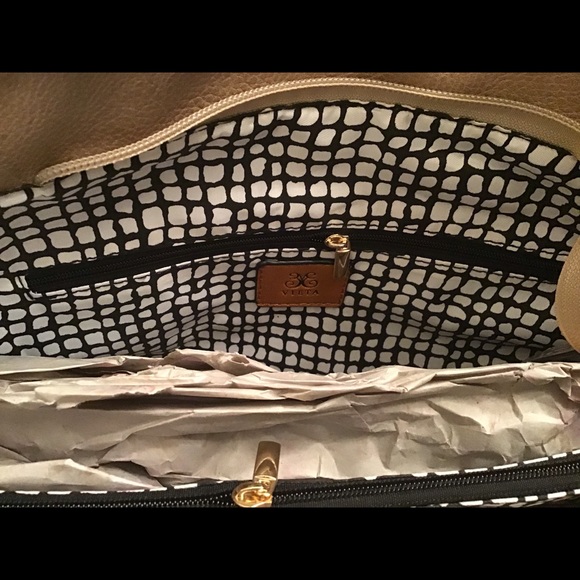 The Ultimate Handbag‼️ 👜 - Picture 7 of 8